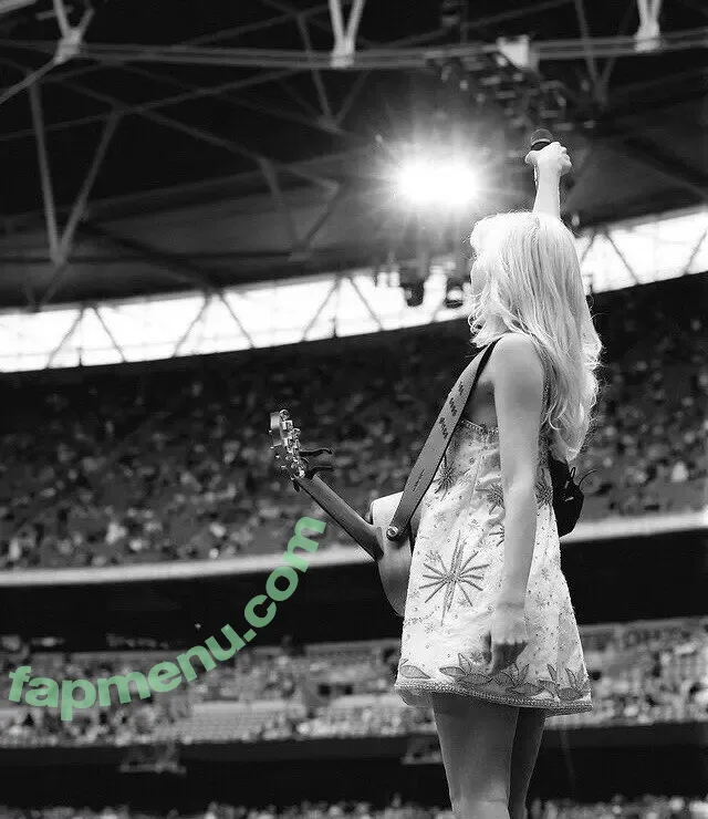 Maisie Peters nude photo #0260 (maisiehpeters)