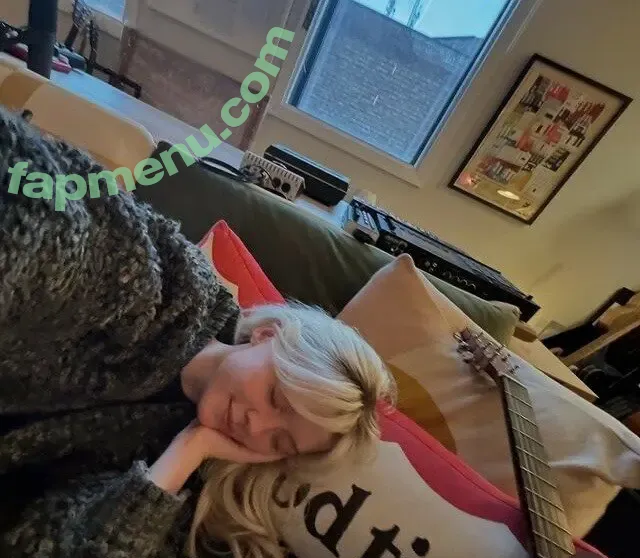 Maisie Peters nude photo #0274 (maisiehpeters)