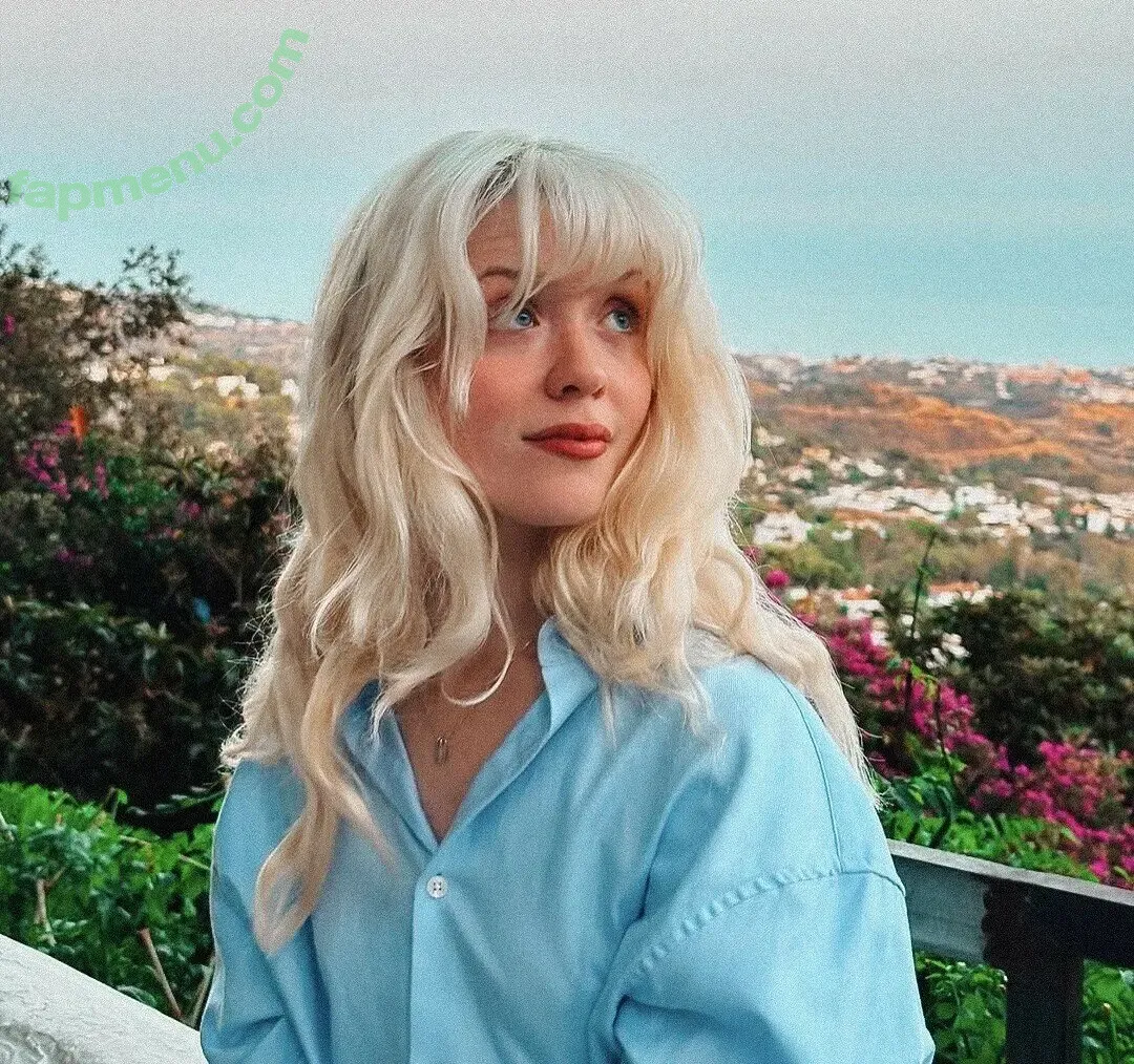 Maisie Peters nude photo #0288 (maisiehpeters)