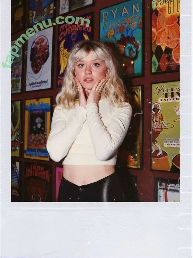 Maisie Peters nude photo #0320 (maisiehpeters)