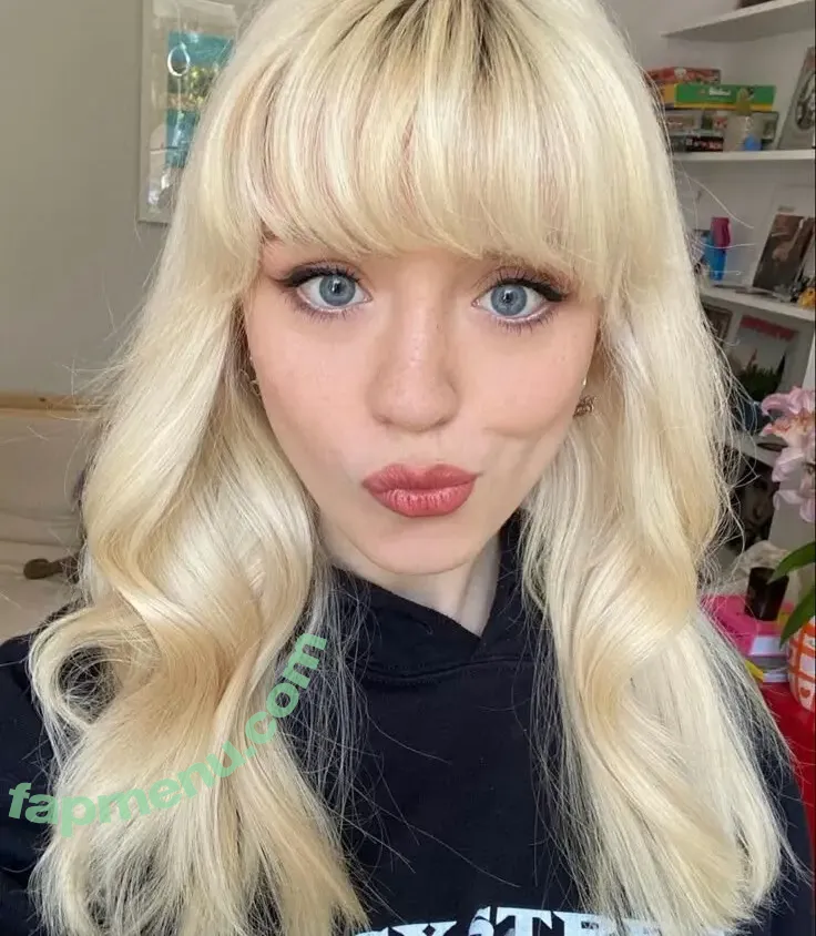 Maisie Peters nude photo #0325 (maisiehpeters)