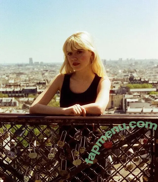 Maisie Peters nude photo #0360 (maisiehpeters)