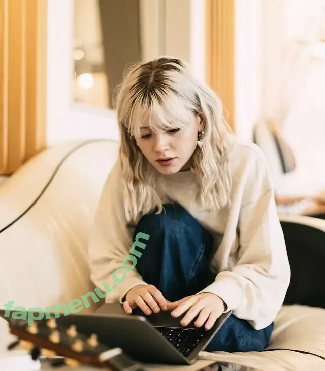 Maisie Peters nude photo #0362 (maisiehpeters)