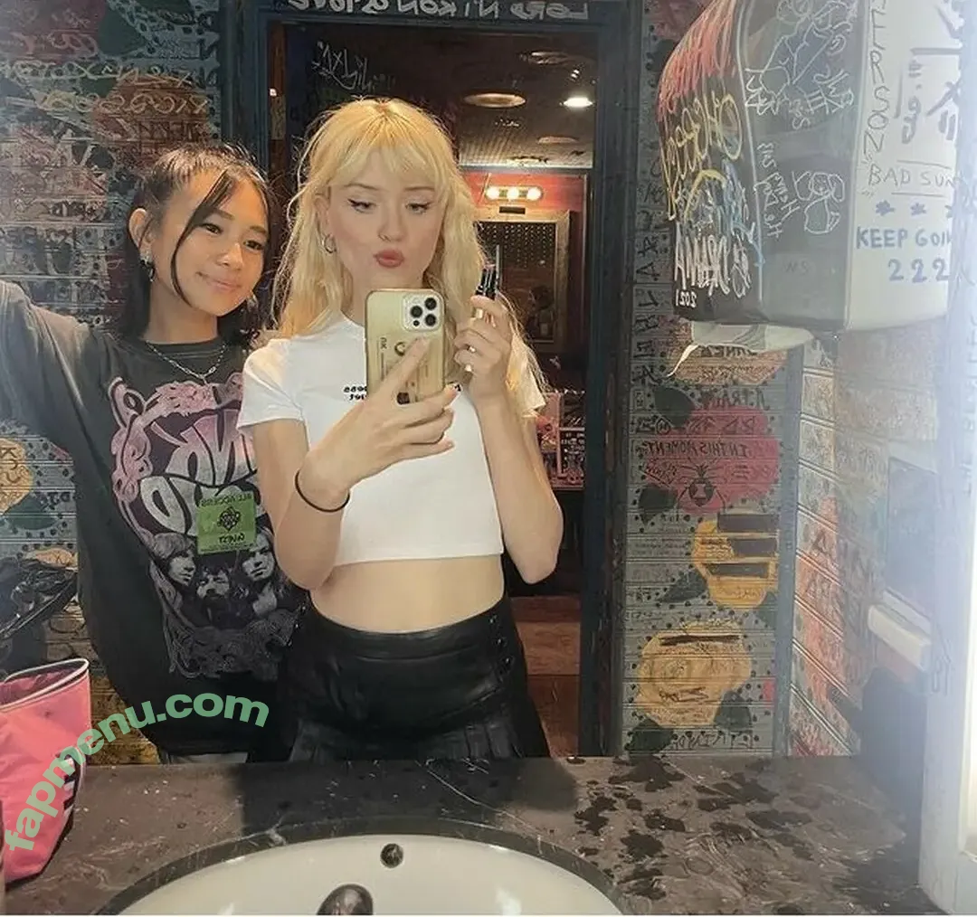 Maisie Peters nude photo #0365 (maisiehpeters)