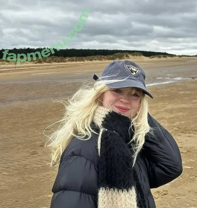 Maisie Peters nude photo #0372 (maisiehpeters)