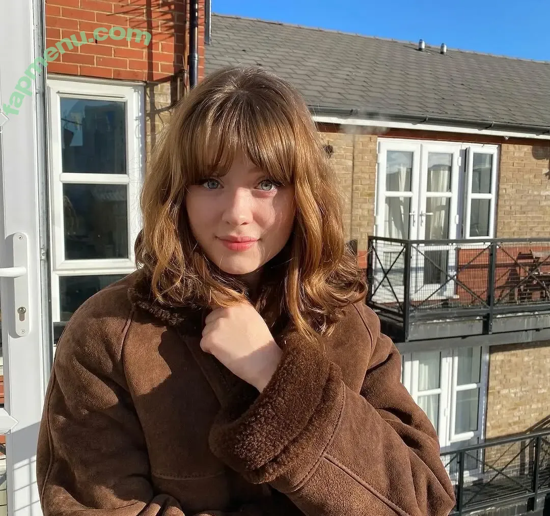 Maisie Peters nude photo #0373 (maisiehpeters)