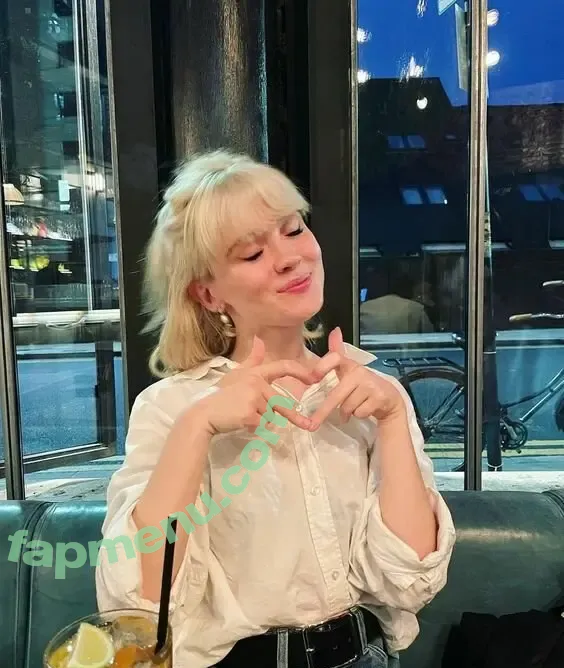 Maisie Peters nude photo #0377 (maisiehpeters)