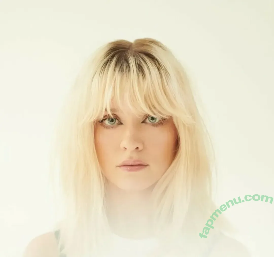 Maisie Peters nude photo #0388 (maisiehpeters)