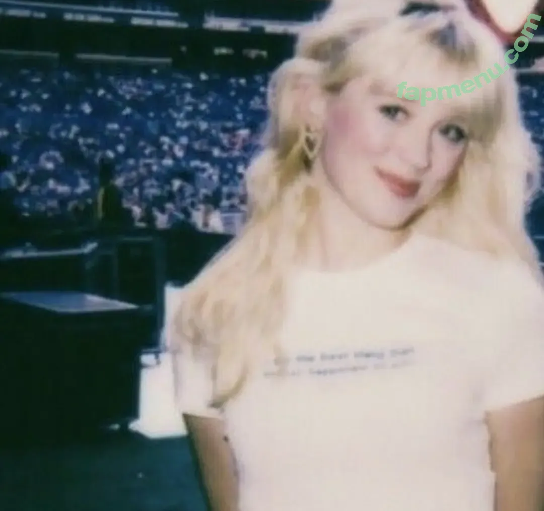 Maisie Peters nude photo #0399 (maisiehpeters)