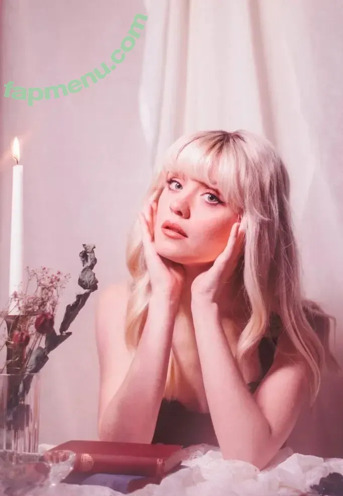 Maisie Peters nude photo #0401 (maisiehpeters)