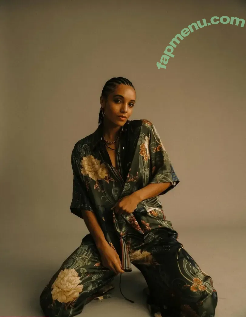 Maisie Richardson-Sellers nude photo #0038 (maisiersellers)