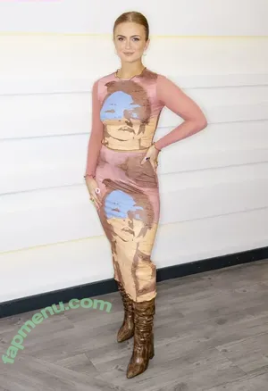 Maisie Smith / maisiesmithofficial nude photo #0035