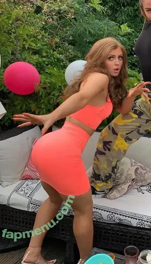 Maisie Smith / maisiesmithofficial nude photo #0075