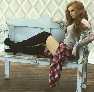 Maisie Smith / maisiesmithofficial nude photo #0374