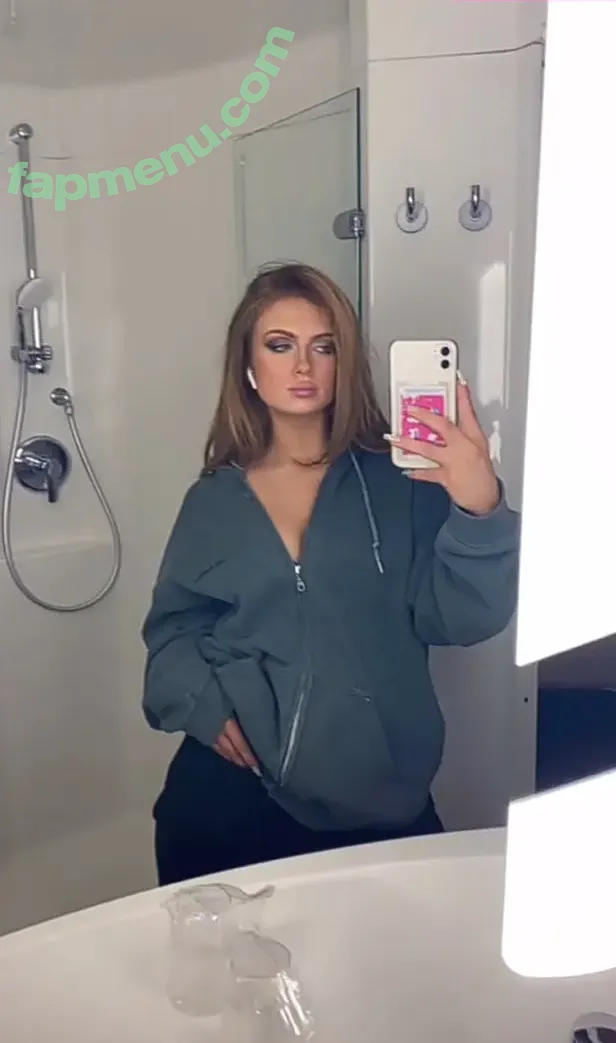 Maisie Smith nude photo #0018 (maisiesmithofficial)