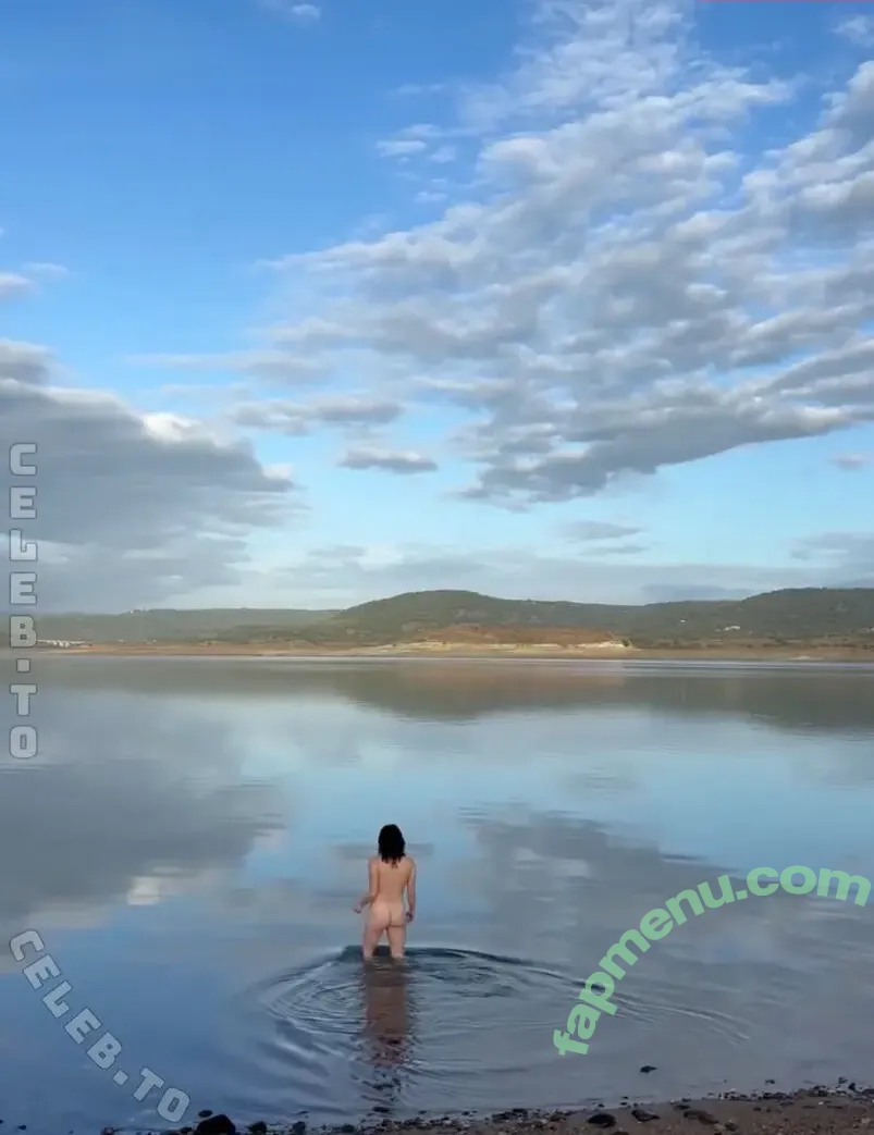 Maisie Williams nude photo #0139 (MaisieWilliamsOfficial / Maisie_Williams)