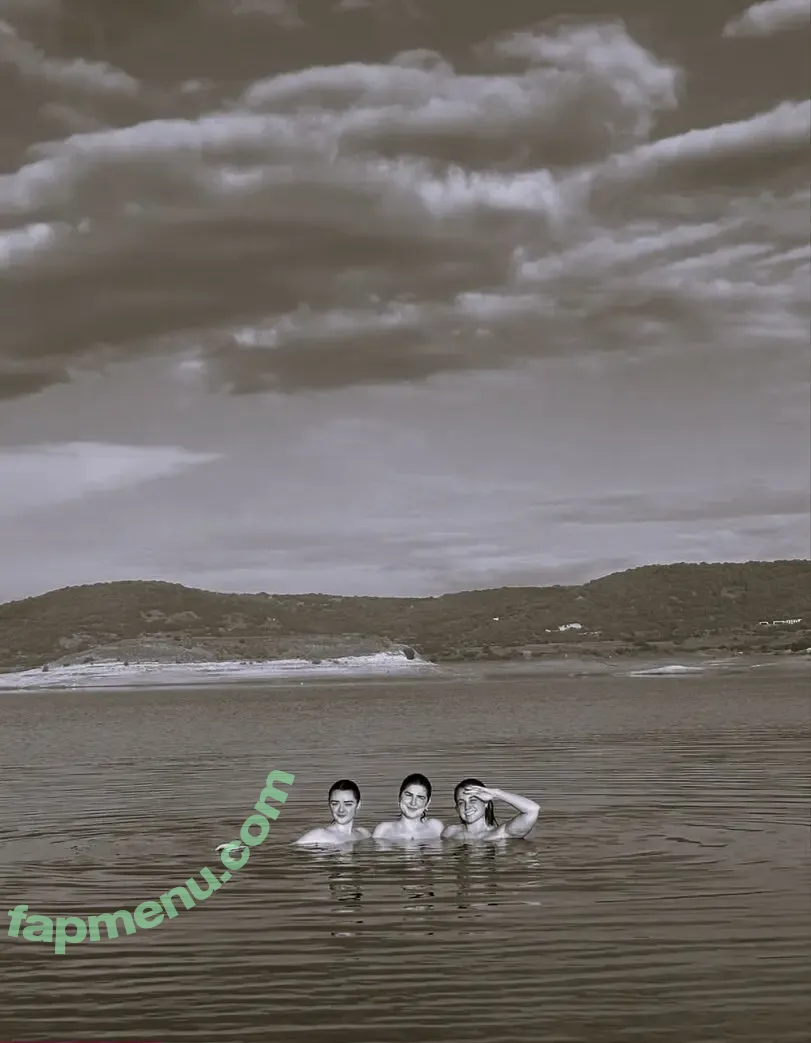 Maisie Williams nude photo #0159 (MaisieWilliamsOfficial / Maisie_Williams)