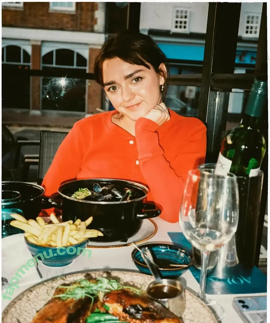 Maisie Williams nude photo #0167 (MaisieWilliamsOfficial / Maisie_Williams)