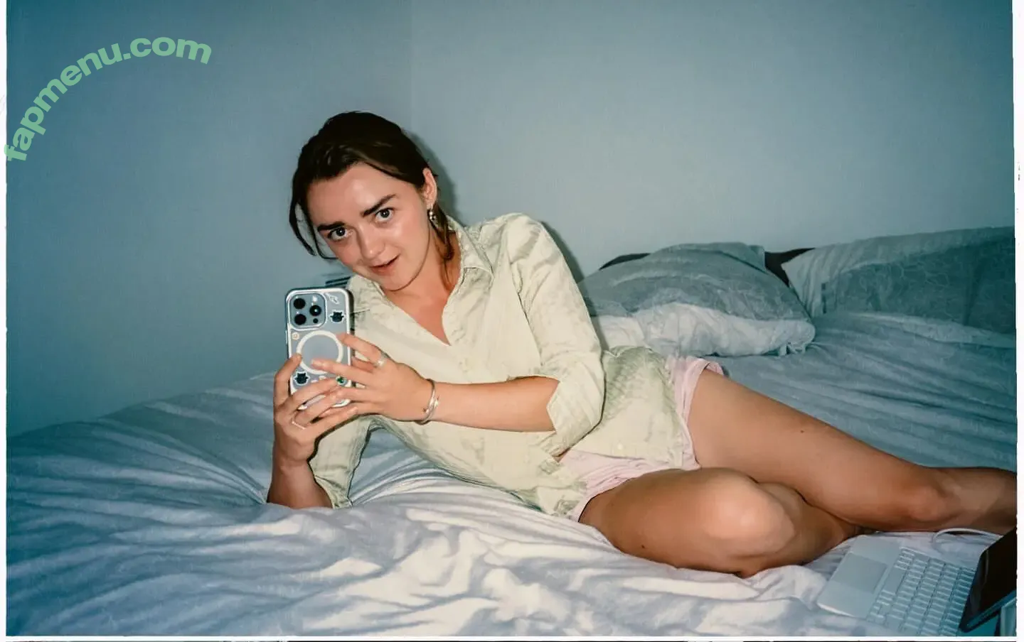 Maisie Williams nude photo #0169 (MaisieWilliamsOfficial / Maisie_Williams)