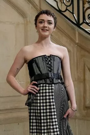 Maisie Williams / Maisie_Williams nude photo #0371