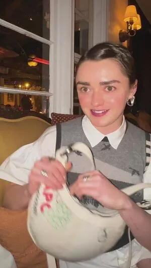 Maisie Williams / Maisie_Williams nude photo #0933