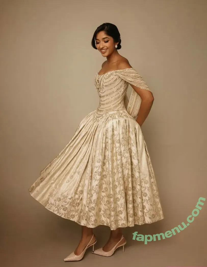 Maitreyi Ramakrishnan nude photo #0212 (maitreyiramakrishnan / ramakrishnannn)