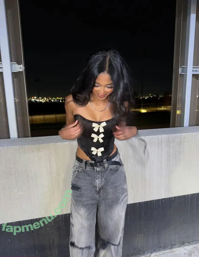 Maitreyi Ramakrishnan nude photo #0216 (maitreyiramakrishnan / ramakrishnannn)