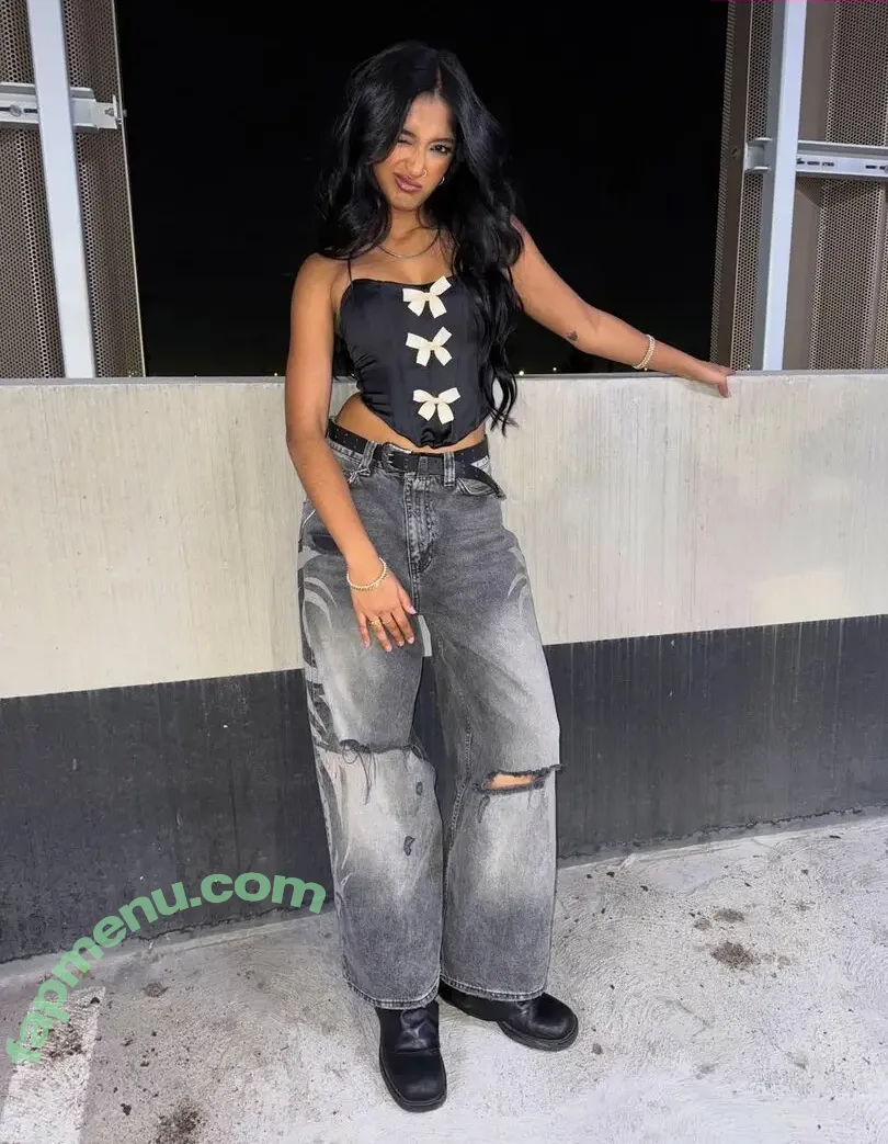 Maitreyi Ramakrishnan nude photo #0217 (maitreyiramakrishnan / ramakrishnannn)