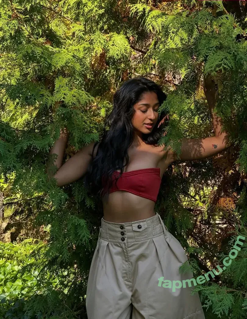 Maitreyi Ramakrishnan nude photo #0225 (maitreyiramakrishnan / ramakrishnannn)