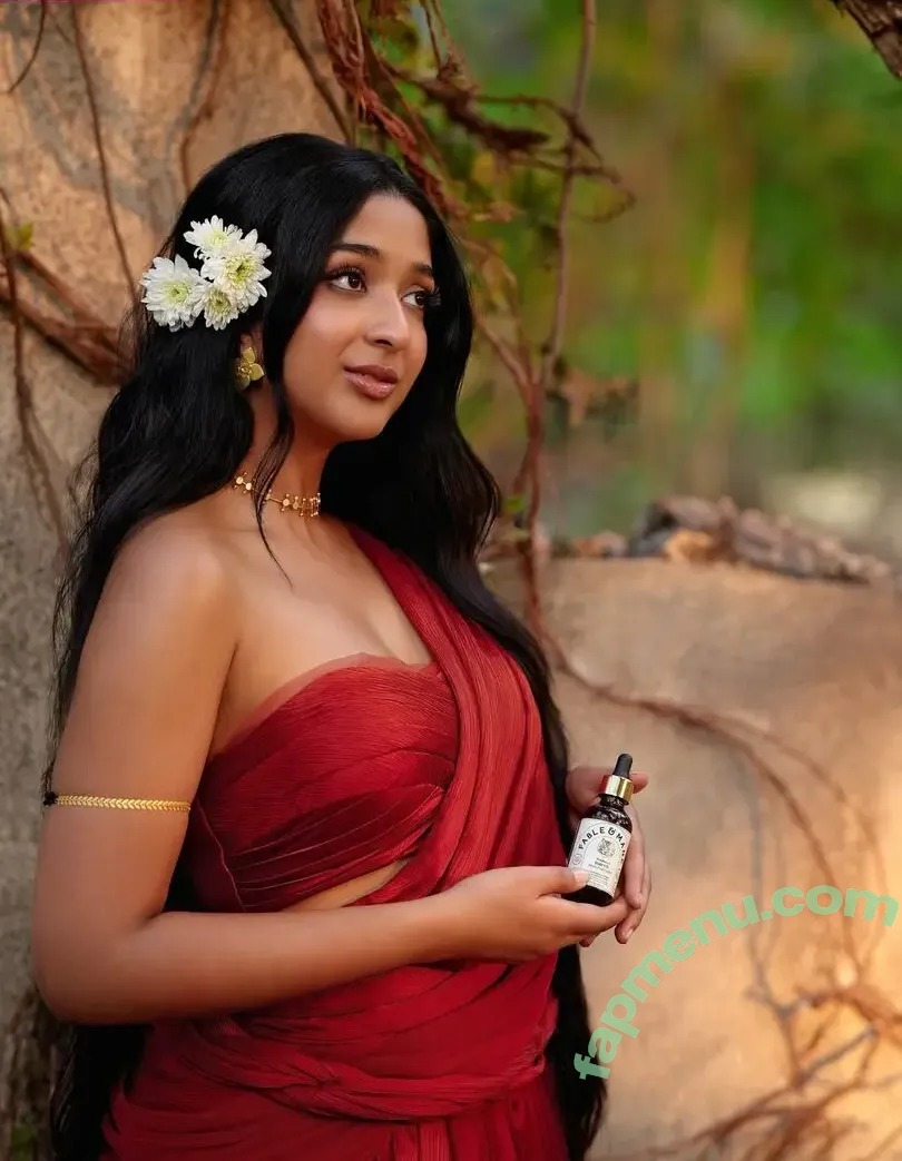 Maitreyi Ramakrishnan nude photo #0226 (maitreyiramakrishnan / ramakrishnannn)