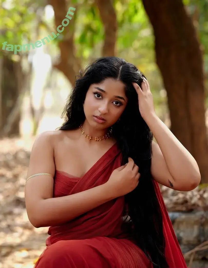 Maitreyi Ramakrishnan nude photo #0230 (maitreyiramakrishnan / ramakrishnannn)