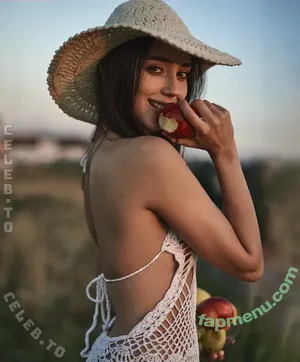 Maja Strojek / majastrojek nude photo #0039