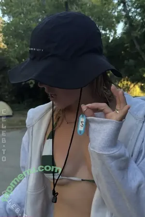 Majaaleonie / majaleoniedole nude photo #0448