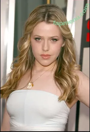 Majandra Delfino / majandrama nude photo #0020