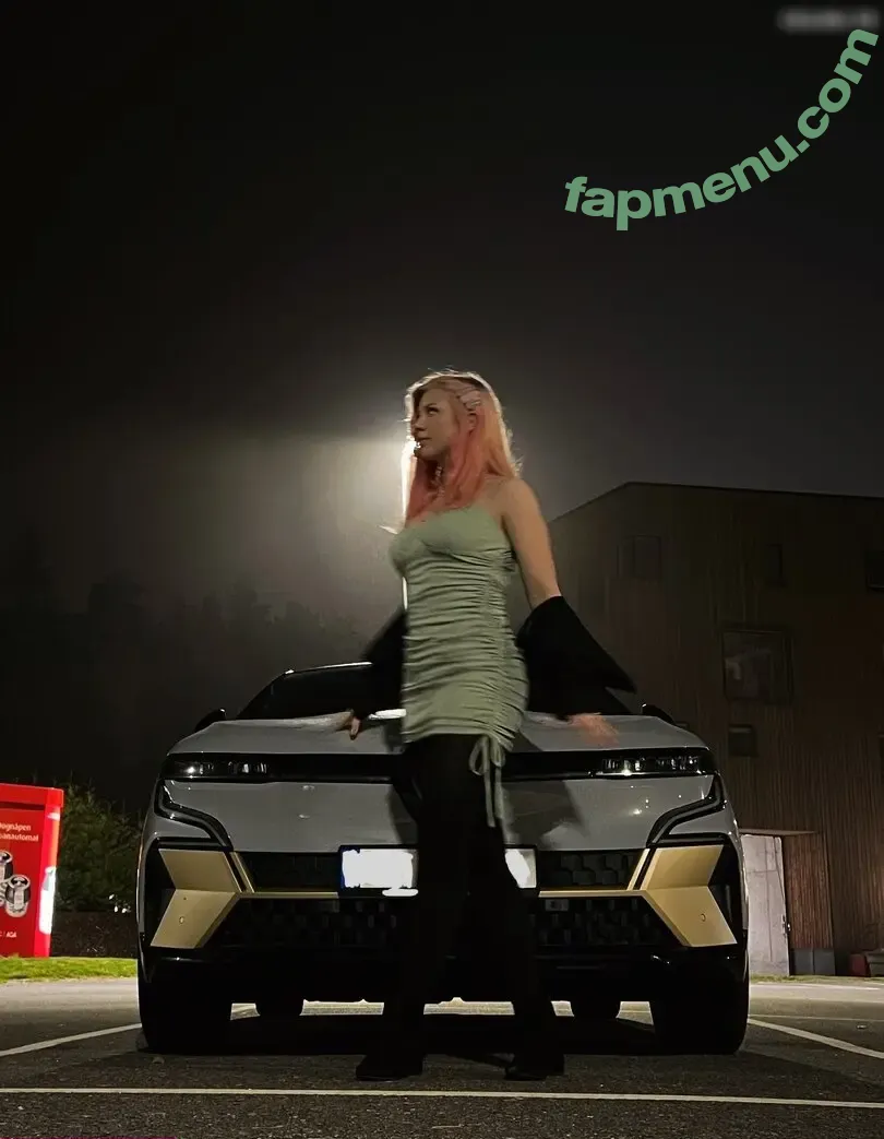 Maji nude photo #0209 (ilovebitterlife / majijej / officialmajicjames)