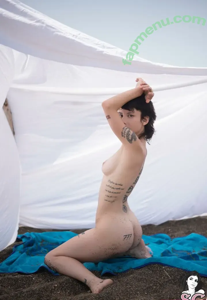 Makami nude photo #0023 (mak4mi / makam.i)