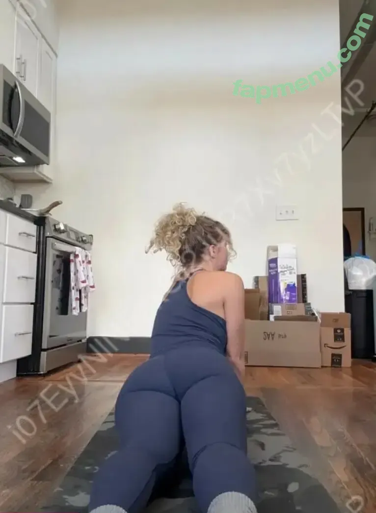 Makenna Dean nude photo #0051 (kennabeann14)