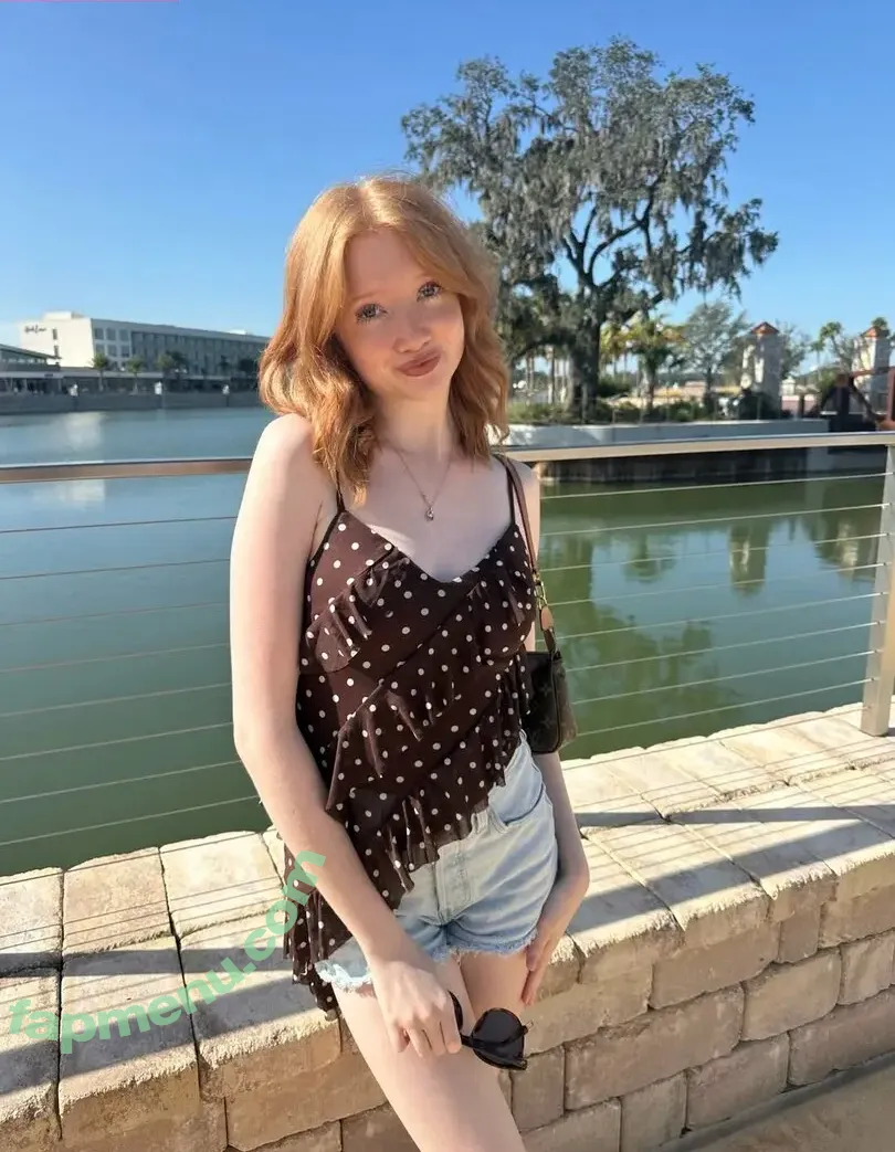 Makenna Kelly / Lifewithmak nude photo #0011 (Makenna Kelly / lifewithmak2005)