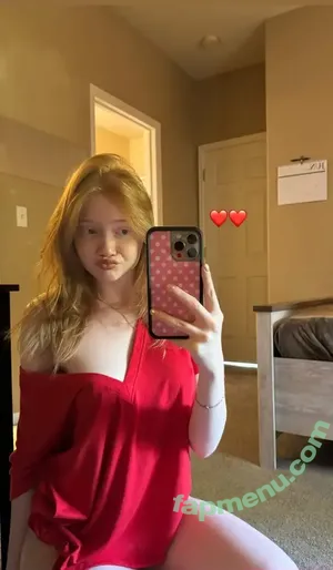 Makenna Kelly nude