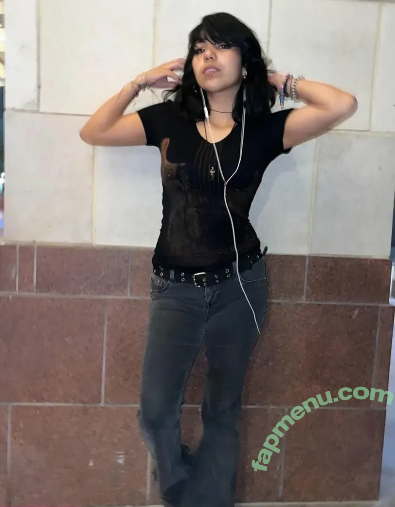 makeoutradio nude photo #0051 (makeoutradio2.0)