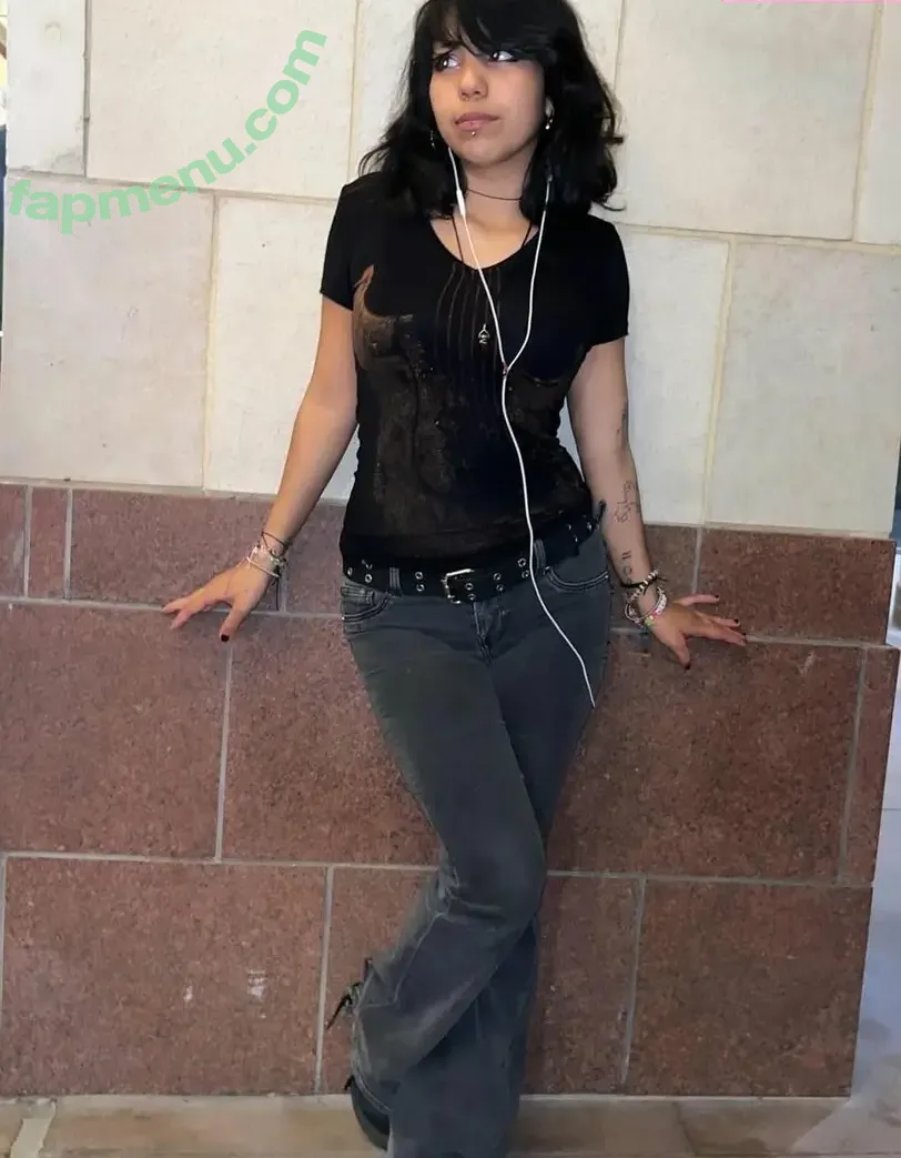 makeoutradio nude photo #0053 (makeoutradio2.0)