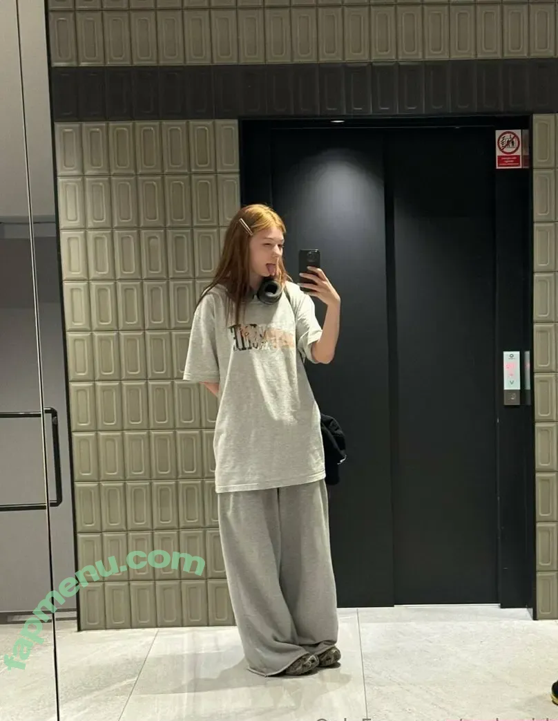 makogirl nude photo #0076 (makogirls)