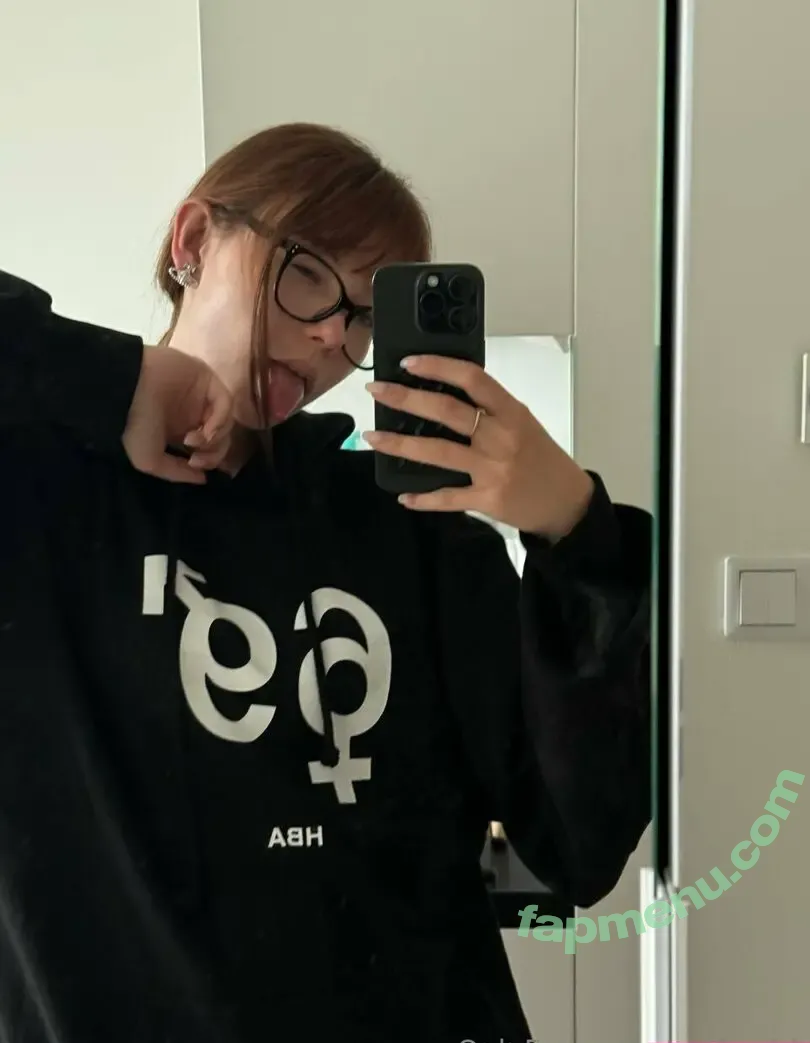 makogirl nude photo #0082 (makogirls)