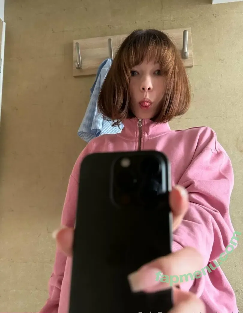 makogirl nude photo #0088 (makogirls)