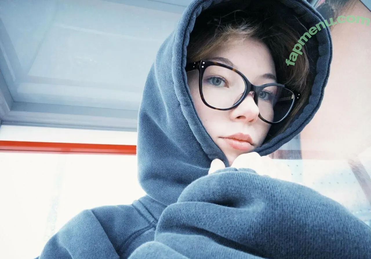 makogirl nude photo #0090 (makogirls)