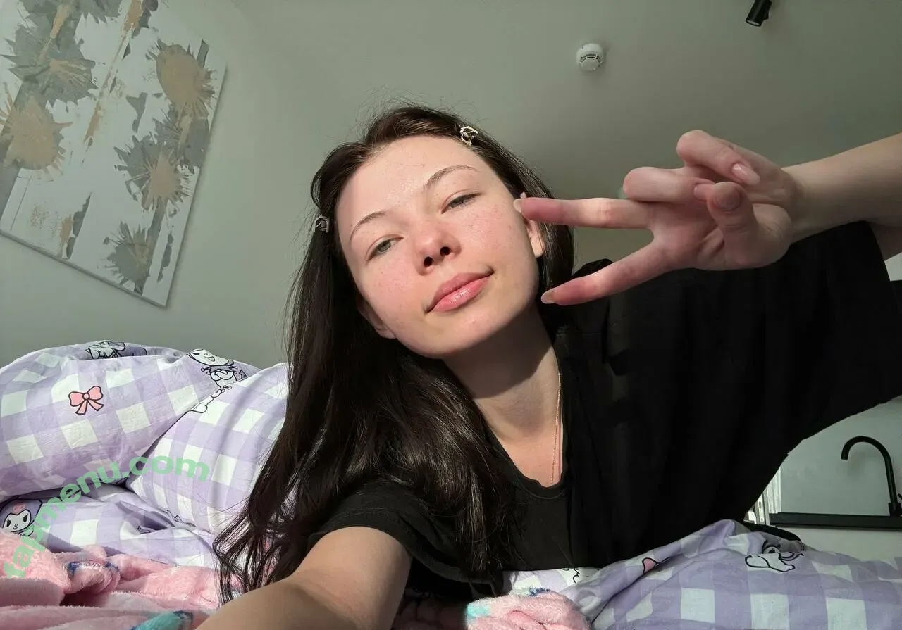 makogirl nude photo #0107 (makogirls)