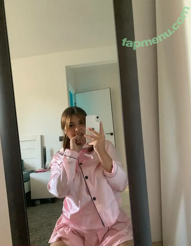 makroschkaa nude photo #0032 (makroschkaa)