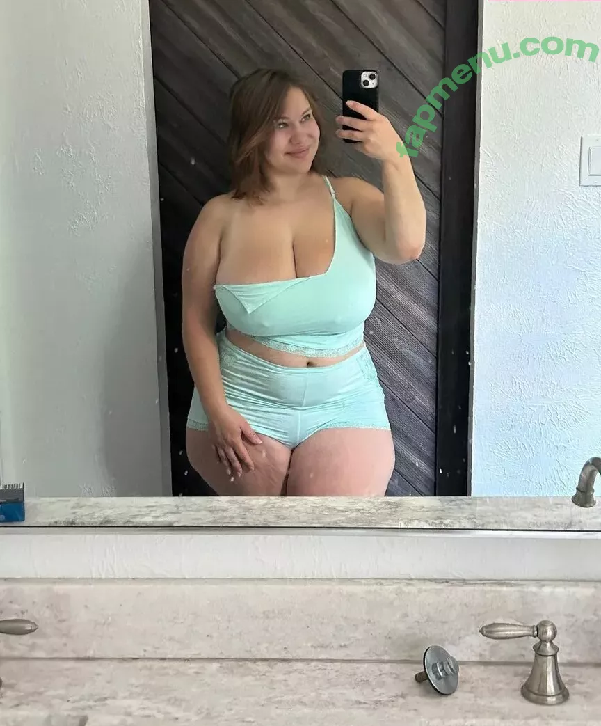 Mal Malloy nude photo #0563 (itsamemalmalloy / malmalloy)