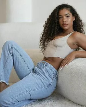 Malaika Terry / malaikaterry / malaikaterryy nude photo #0112