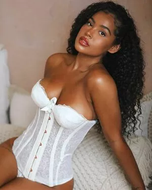 Malaika Terry / malaikaterry / malaikaterryy nude photo #0393
